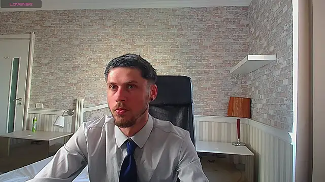 JonahShaw 现场性爱视讯表演