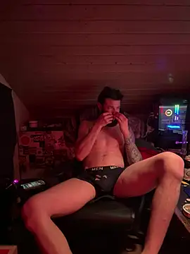 MrTwister666 现场性爱视讯表演