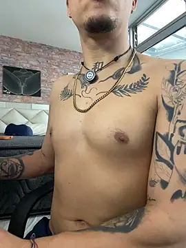 AlphaMasterXxx's Live XXX Chat