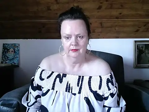 TiffanyMature's Live XXX Chat
