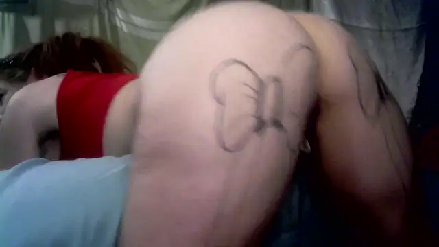 NaughtyIzzy4U's Live XXX Chat