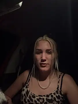 OliviaMaeBabe 现场性爱视讯表演