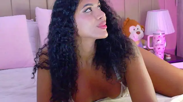 bunny_nicolle's Webcam Show
