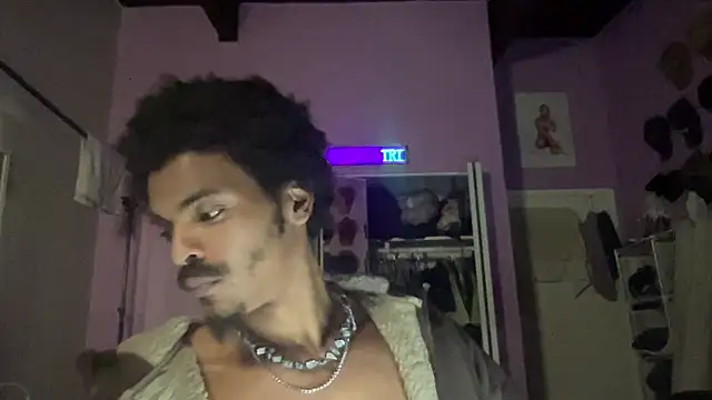 TRILLAHUNG's Webcam Show