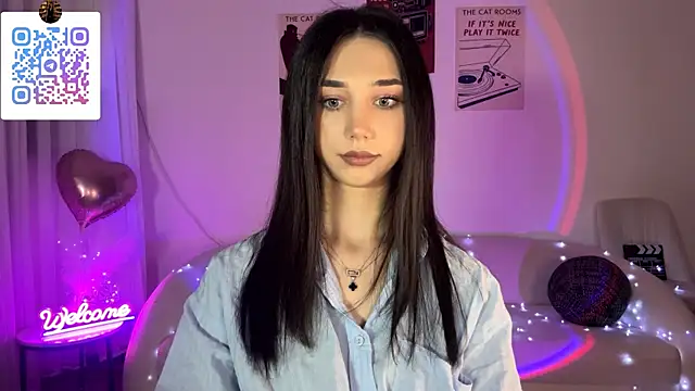 LinaMour 现场性爱视讯表演
