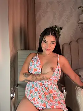 Sara-Evans' Live XXX Chat