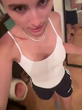 SophiiaStarr 现场性爱视讯表演