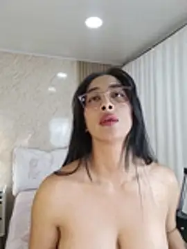 ImLauu's Live XXX Chat