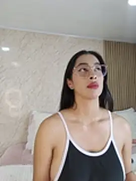 ImLauu's Live XXX Chat