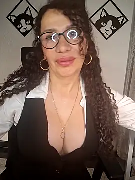 Lina_444 现场性爱视讯表演