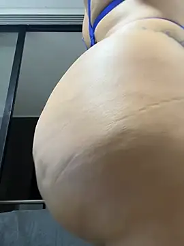 FOX_LATINA's Live XXX Chat
