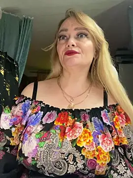 Sweet-blonde 现场性爱视讯表演