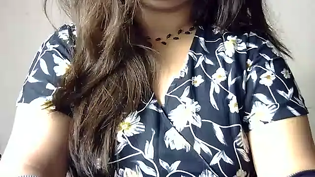 Gujjugirl1's Live XXX Chat