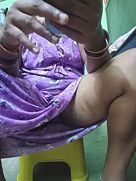 Tamilselviroja-'s Webcam Show