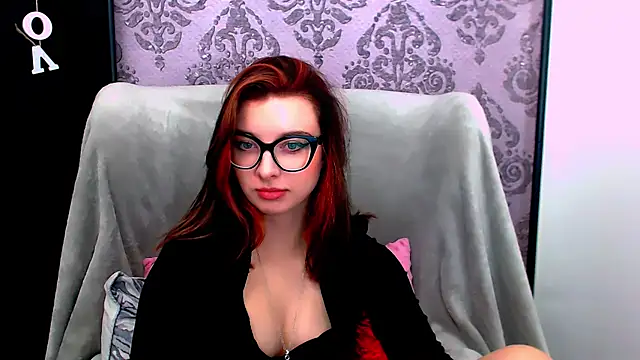 DominantLuna's Live XXX Chat