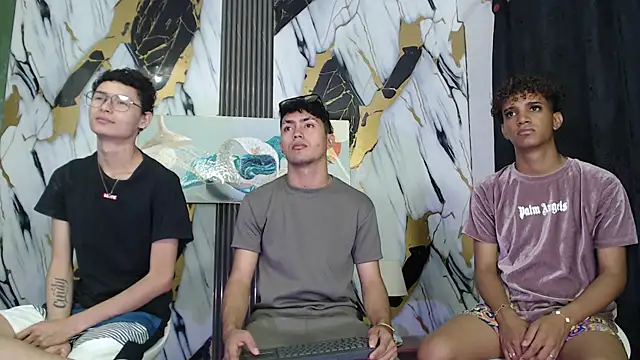 VERY_HOT_GUYS' Webcam Show