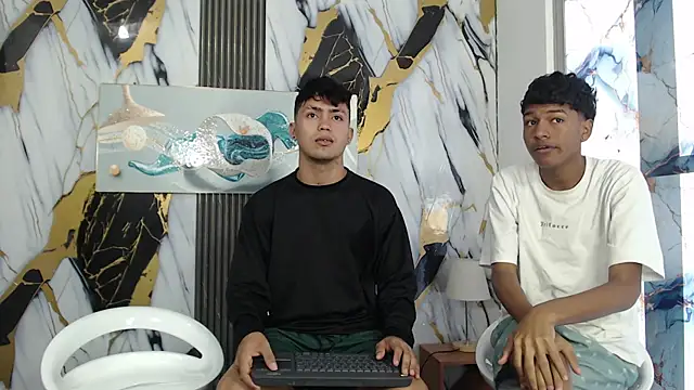 VERY_HOT_GUYS' Webcam Show