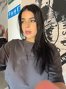 ArieliciousXXX's Webcam Show