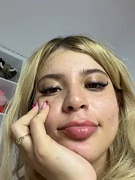 _Alicee_1's Webcam Show