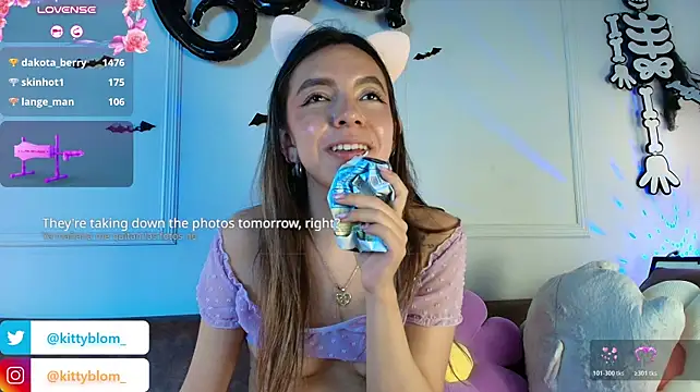 kittyblooms' Webcam Show
