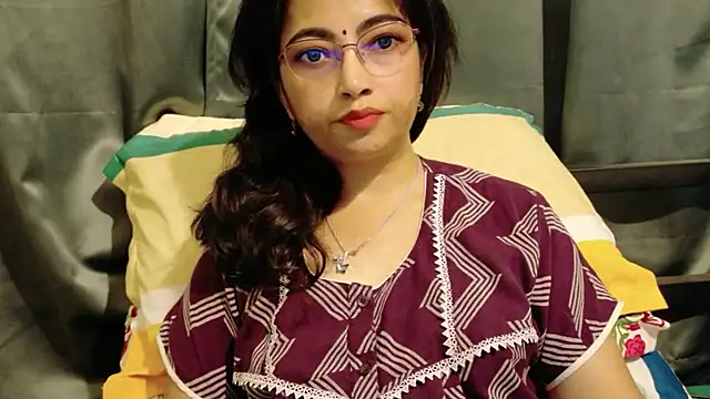 HairyMommy 现场性爱视讯表演