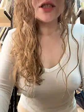 RussianWoman active room preview