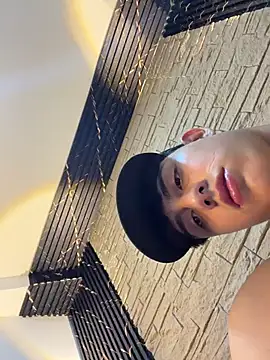 Lander_Cruz's Webcam Show