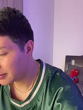 Goldenknight33's Webcam Show