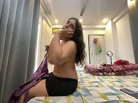 SubmissiveKaur's Webcam Show