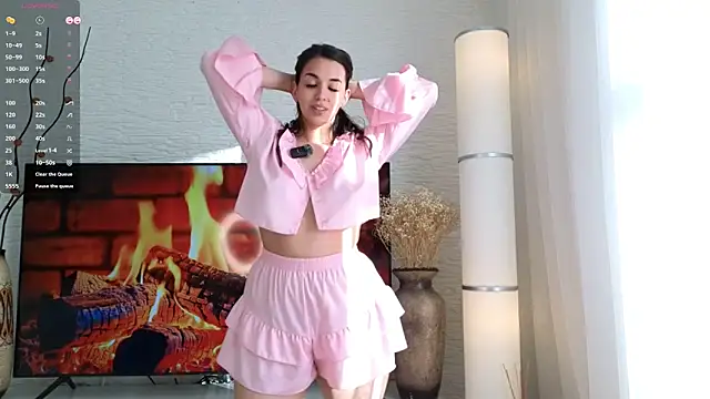 EmmyNoel 现场性爱视讯表演