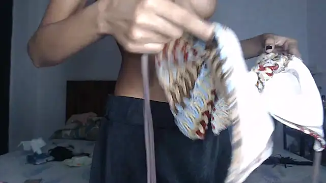Virgin_Aisha's Webcam Show
