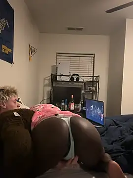CookiesNcreaming's Webcam Show