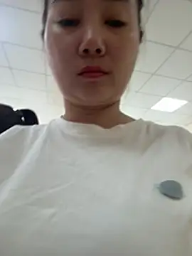 Donna9696 现场性爱视讯表演