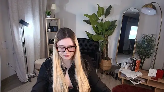 CelestineMauriac's Live XXX Chat