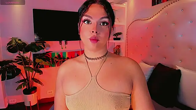 Maia_Hotts' Webcam Show