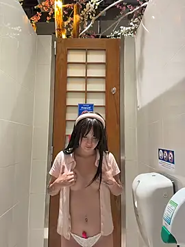 MiaTee 现场性爱视讯表演
