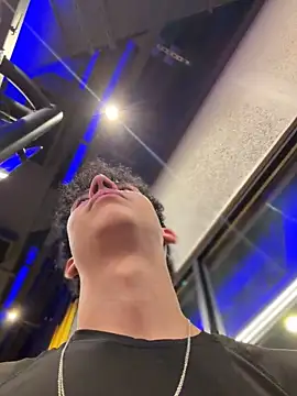 yoursexyjose 现场性爱视讯表演