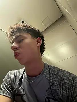 yoursexyjose's Webcam Show