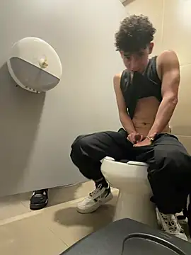yoursexyjose's Webcam Show