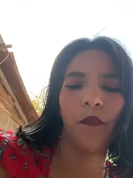 Kitty_Inferno 现场性爱视讯表演