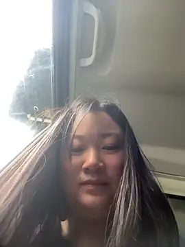xiaoxiaoaini520 现场性爱视讯表演