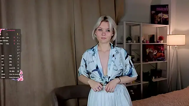 GoldenLenarz's Live XXX Chat