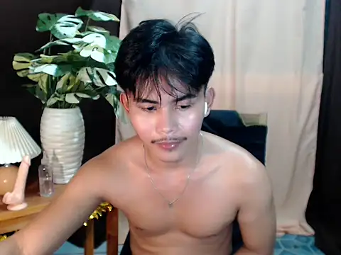 twink_ivanxxxx's Webcam Show