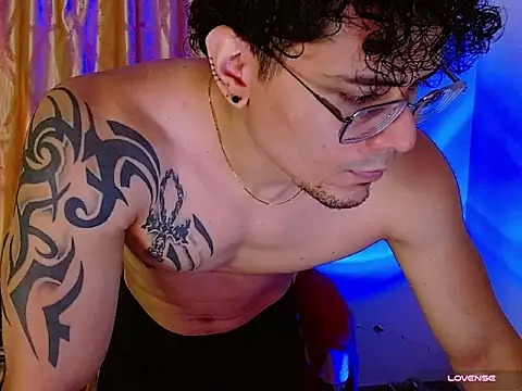 Logan0626's Webcam Show