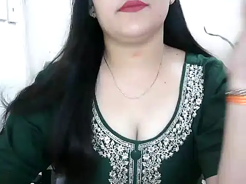 _chitranshi's Webcam Show