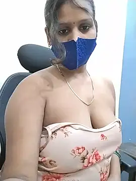 hotyrani07's Webcam Show