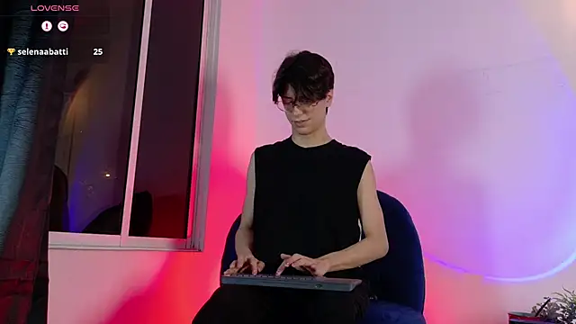 lui_x_dust 现场性爱视讯表演