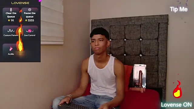 Little_Twink19x 现场性爱视讯表演