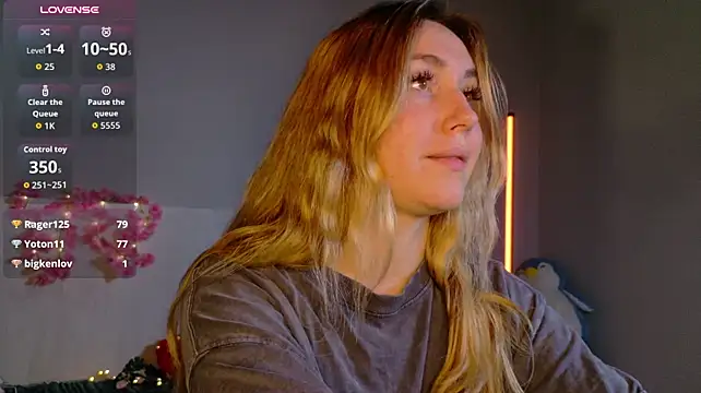 LunaXBaddie's Webcam Show