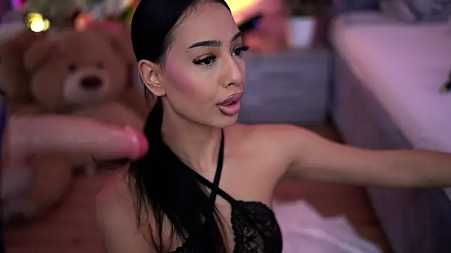 ErinAzzaro's Webcam Show